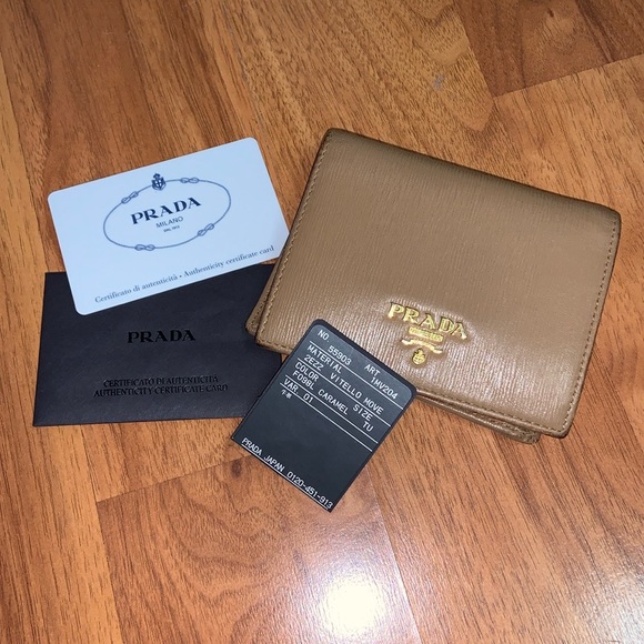 Authentic Prada Soft Calfskin Vitello Move Wallet with Authenticity Card - Picture 10 of 16